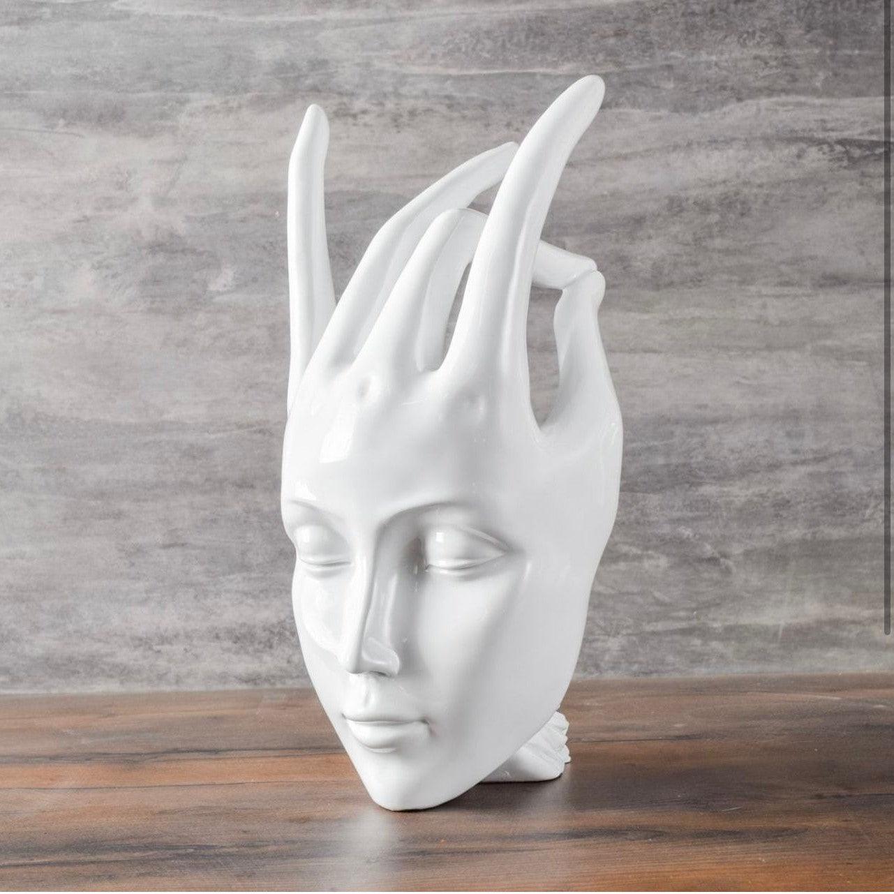 BEAUTY OF LADY HAND ART